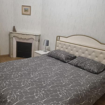 Appartement Au Coeur De La Ville Шалон-сюр-Сон Екстериор снимка