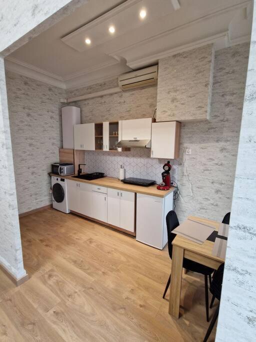 Appartement Au Coeur De La Ville Шалон-сюр-Сон Екстериор снимка
