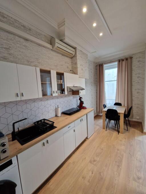 Appartement Au Coeur De La Ville Шалон-сюр-Сон Екстериор снимка